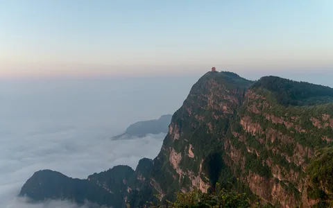 峨眉山